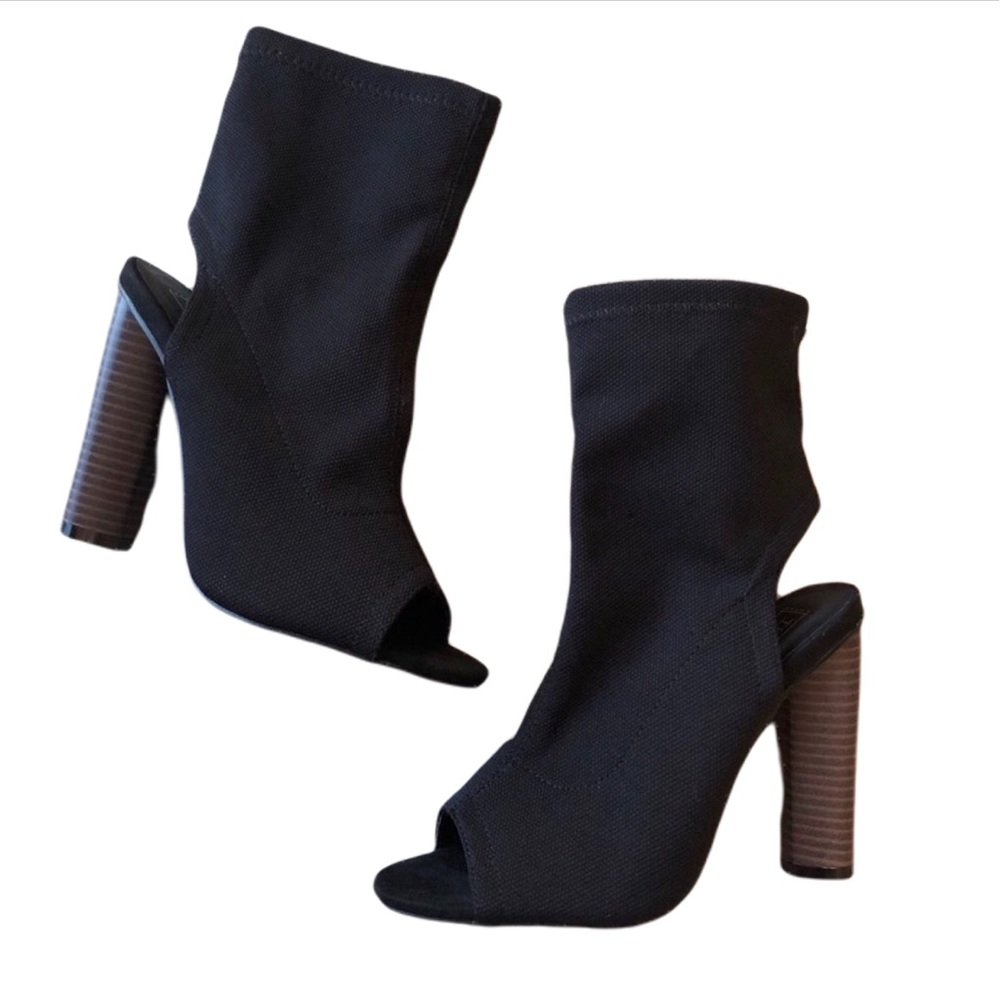NWOT Truffle Collection Black High Heel Sock Fit